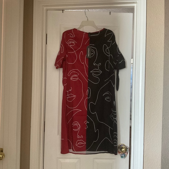 Dress - Picture 1 of 3